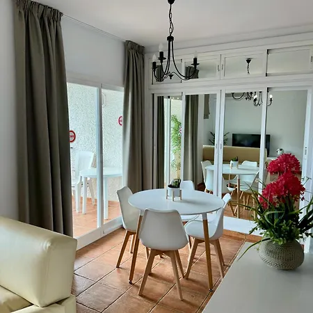 أبارتامينتوس ميديتيرانيو شقة *